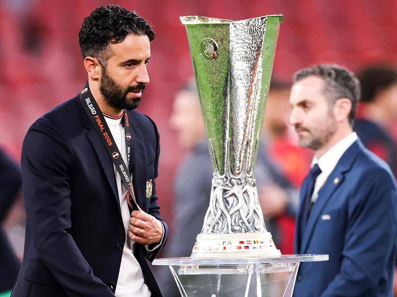 三大换帅各不同！穆里尼奥尚可，滕哈格换对了，冠军主帅七场不胜